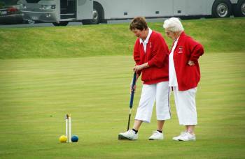 old-wives-tales_ladies-playing-polo