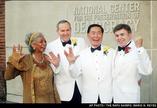 takei-altman_wedding-party