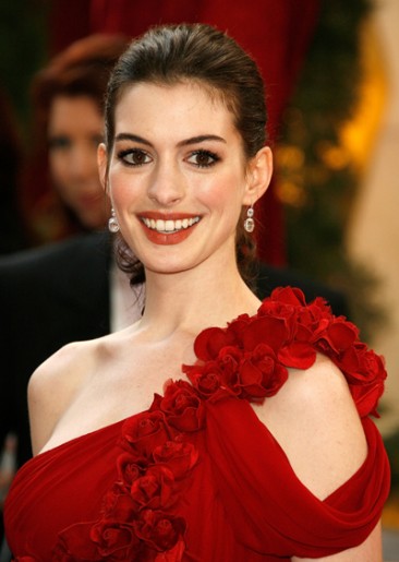 Comediva of the Week: Anne Hathaway